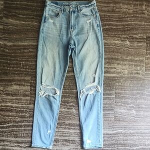 American Eagle distressed mom jean Size 2 LONG